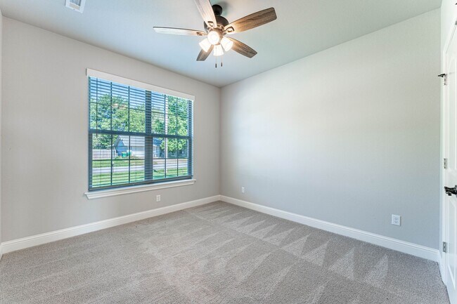 Building Photo - Great home in centerton