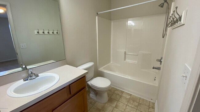 Building Photo - 565 Scrub Jay Dr