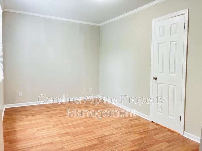 Building Photo - 918 Airline Ext