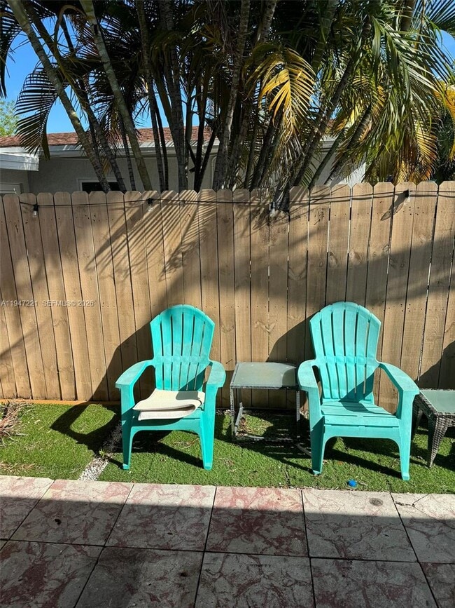 Building Photo - 1026 NE 9th Ave