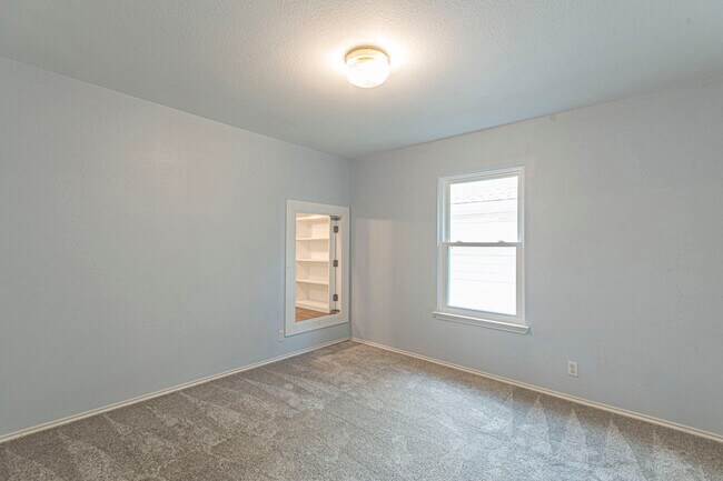 Building Photo - 2208 Portwood Bend Cove