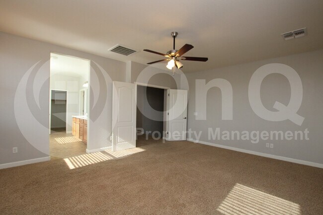 Building Photo - 1161 E Furness Dr