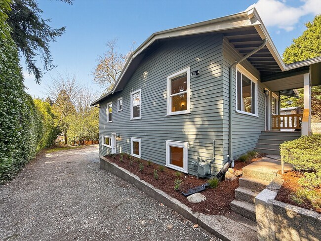 Building Photo - 13337 30th Ave NE