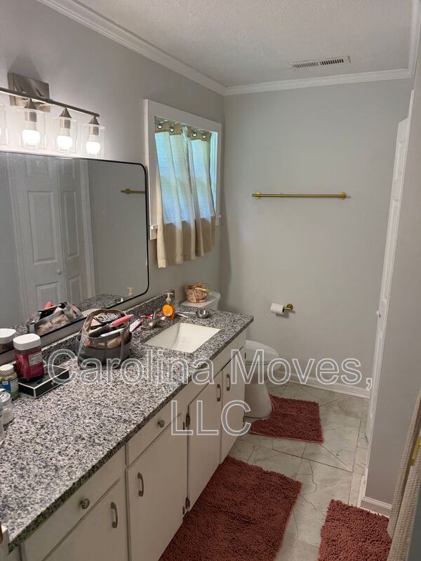 Building Photo - 1004 Blanton Pl