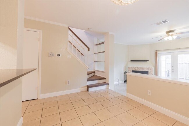 Building Photo - 1411 Gracy Farms Ln