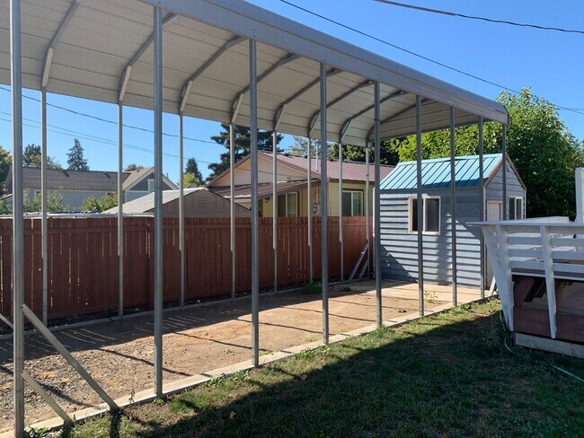 Building Photo - Remodeled Downtown Ellensburg Home