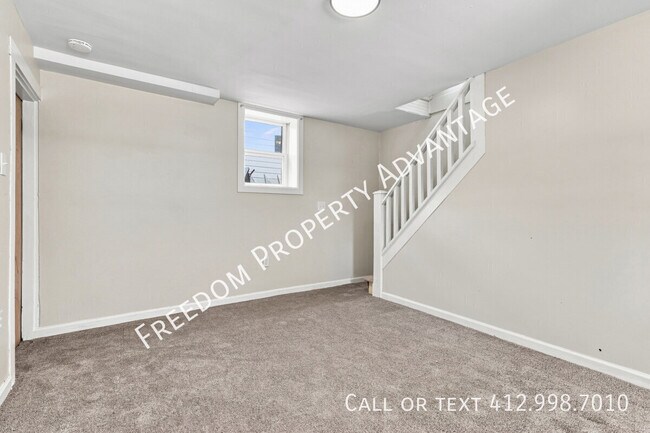 Building Photo - 106 Kuchinic St