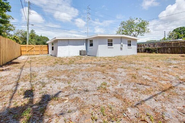 Building Photo - 9215 Starkey Rd