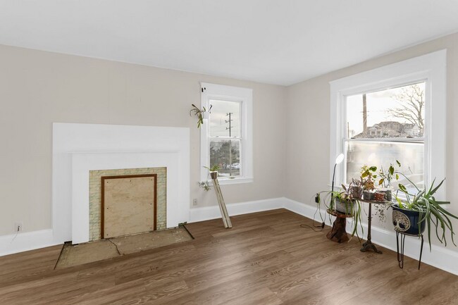 Building Photo - 826 Michigan Ave