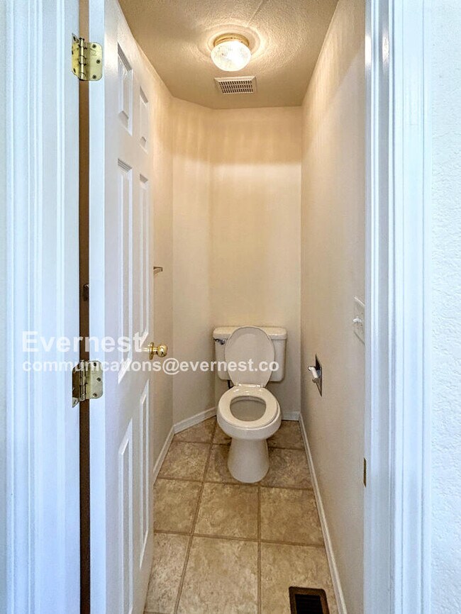 Building Photo - 7324 Edgebrook Dr