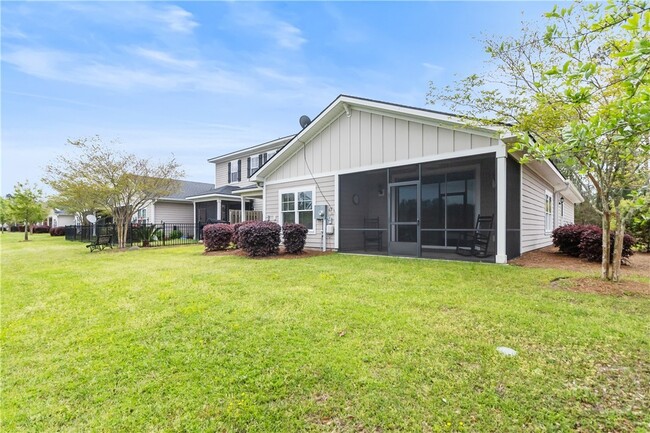 Building Photo - 192 Lake Lily Dr