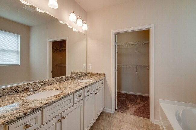 Building Photo - Gorgeous 4BR/2.5BA+Bonus executive home for lease in M'boro now! Triple Rockvale schools!
