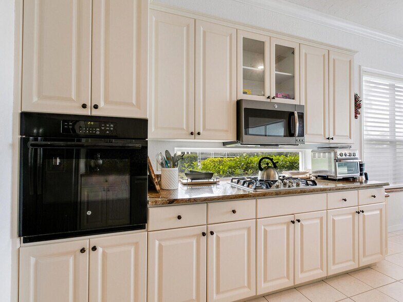 Building Photo - 7535 Ascot Ct