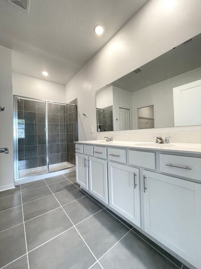 Building Photo - 4 bedroom home $2,195/mo, Storey Creek