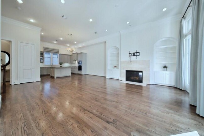 Building Photo - 3913 Gramercy St