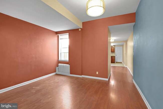 Building Photo - 2047 E Sergeant St
