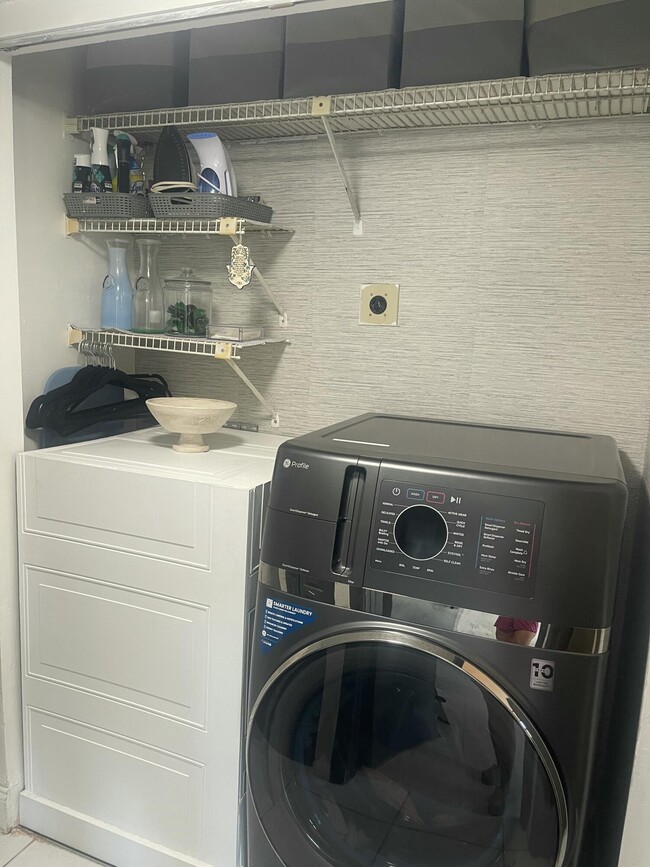 Building Photo - 9878 Nob Hill Ct