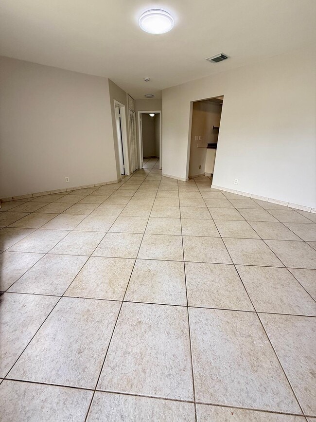 Building Photo - 2240 N 57th Way