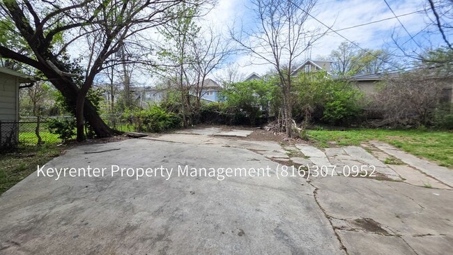 Building Photo - 3 Bed 1 Bath ready to rent!