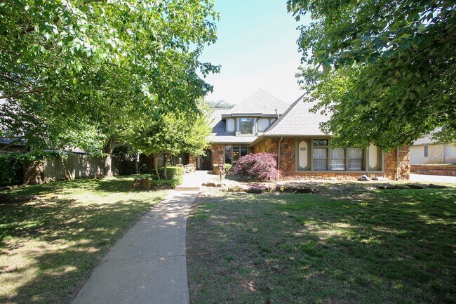 Building Photo - Space Galore In This Jenks South East Home!