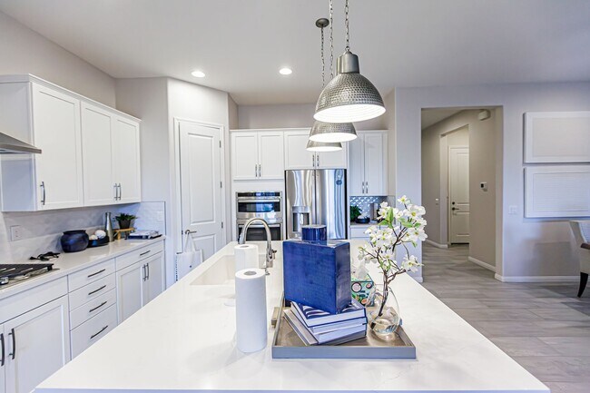 Building Photo - One Story Model Home