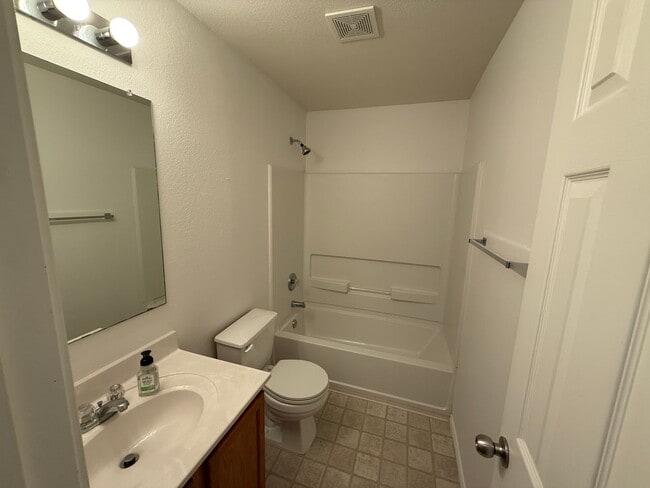 Building Photo - Oliver Ranch/off overlook Parkway