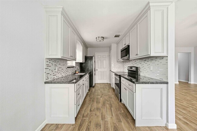 Building Photo - 5522 Bridgegate Dr