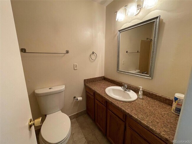 Building Photo - 6534 Zinnia St