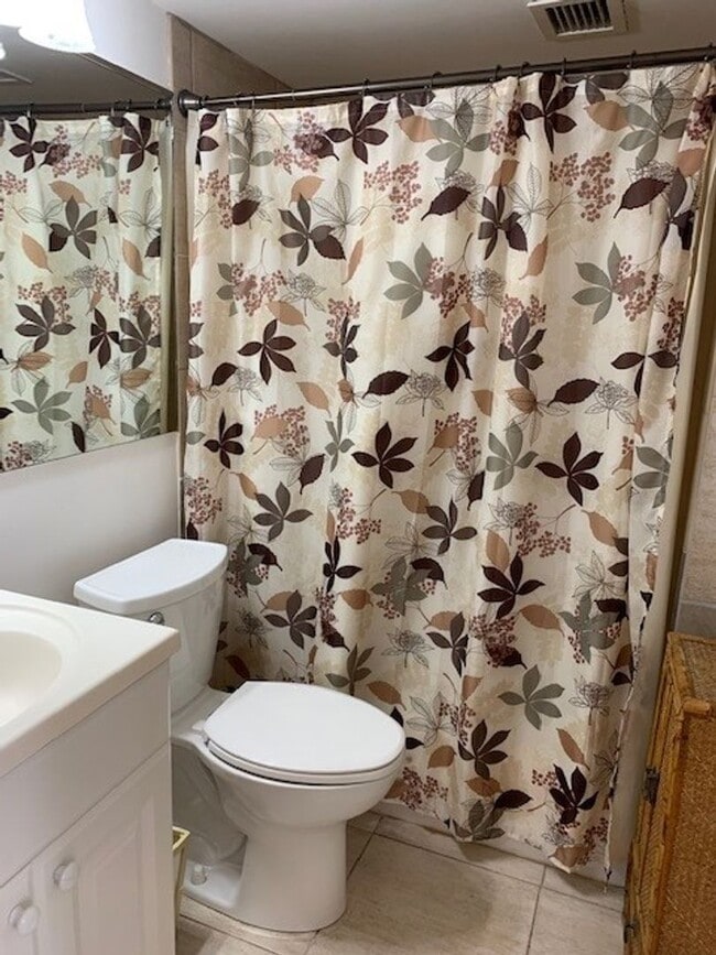 Building Photo - Mostly Furnished 2BR/2BA Condo – Ocean & M...