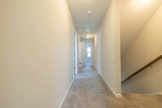 Building Photo - 115 Adger Rd