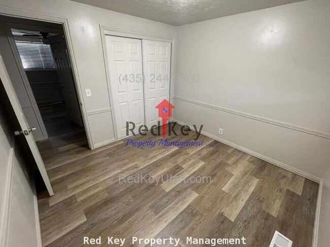 Building Photo - Upland Dr. Upper Unit Duplex.