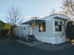 Building Photo - 1 Bedroom 1 Bath Trailer in the Orchards
