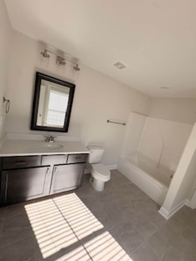 Building Photo - 117 Alva Ct