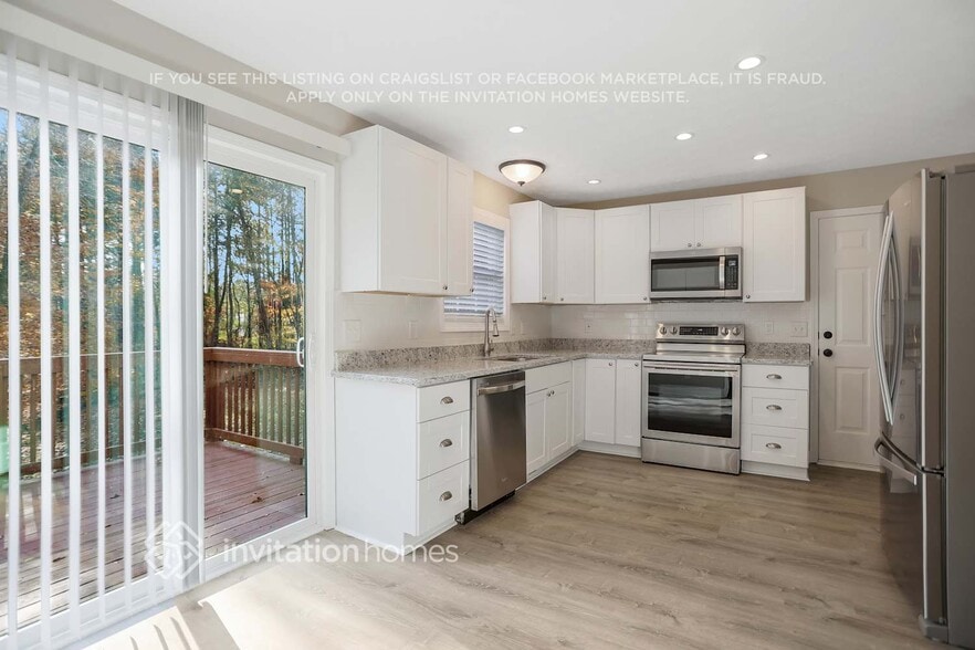 Building Photo - 5420 Palmetto Ct