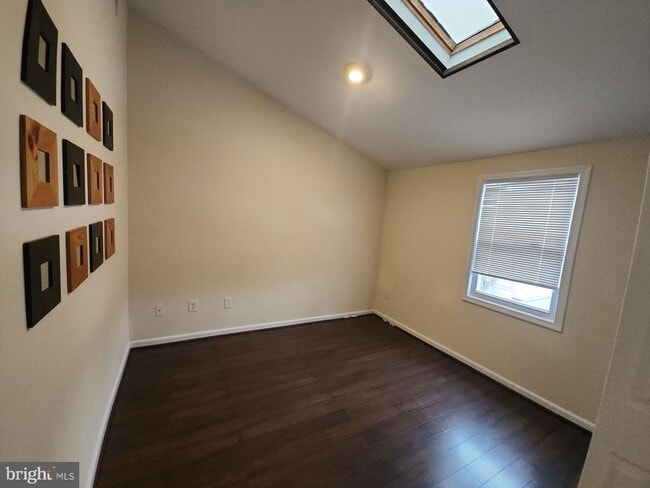 Building Photo - 2804 Christopher Ave