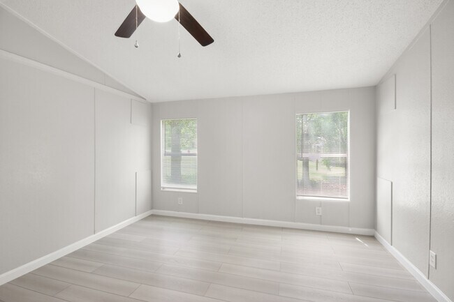 Building Photo - 25494 Deepwood Dr