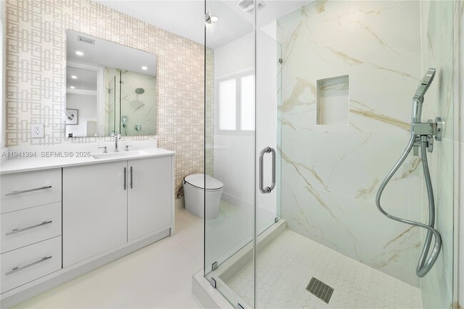 Building Photo - 600 NE 57th St