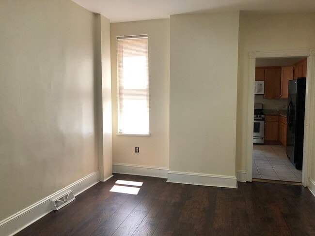 Building Photo - Fantastic 4 Bedroom/ 1 Bath Renovated Home...