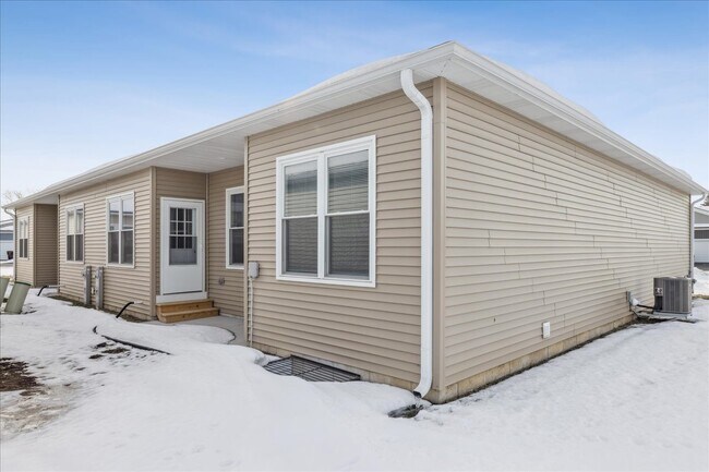 Building Photo - 935 Partridge Cir