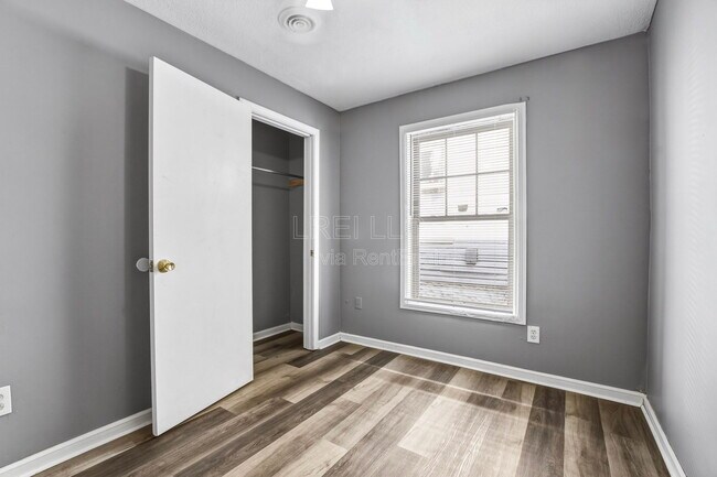 Building Photo - 2931 Virginia Ave