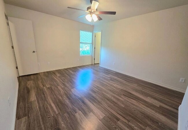 Building Photo - 3315 Stonewall Dr