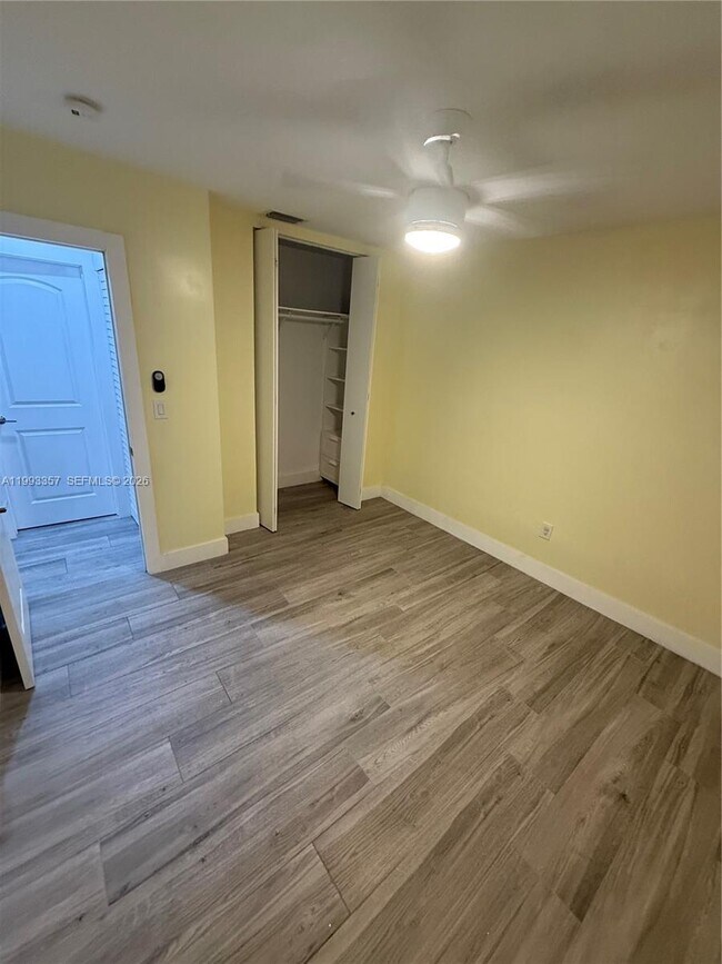 Building Photo - 1050 W 37th St