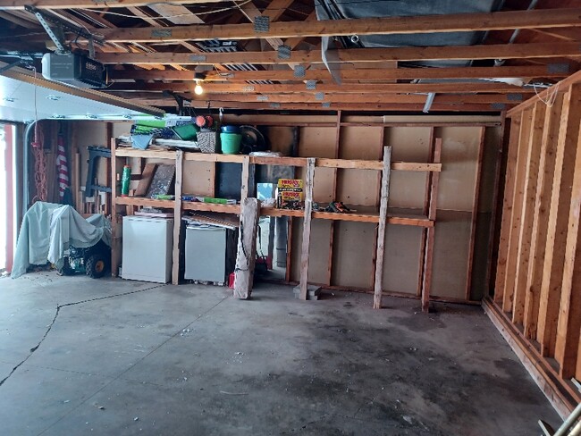 Building Photo - 4532 S Donald Ct