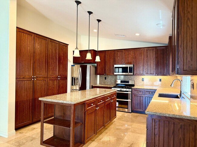 Building Photo - Four Seasons 55+ – Beautifully Upgraded wi...