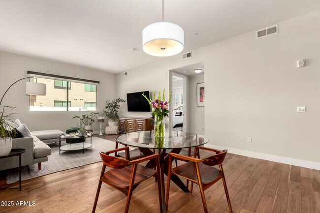 Building Photo - 7300 E Earll Dr