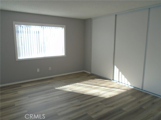 Building Photo - 9361 Shadowood Dr