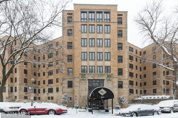 Building Photo - 2032 Belmont Rd NW