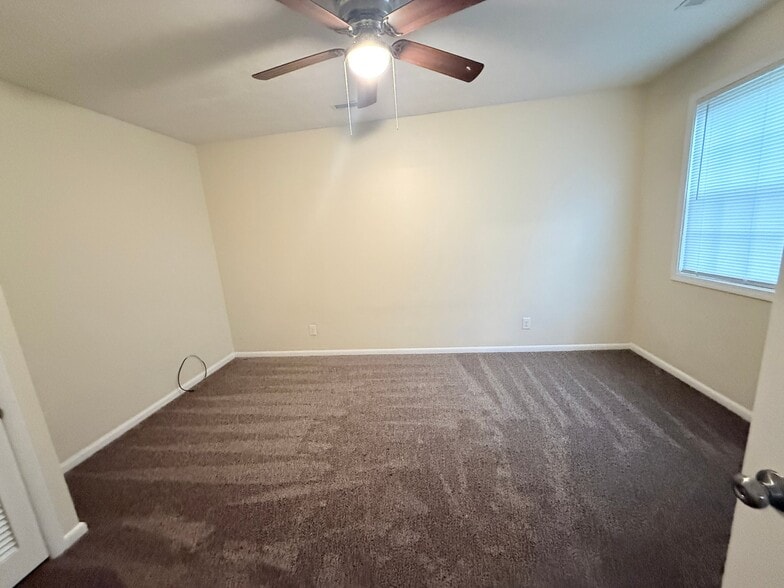Building Photo - 1029 Thomas V Bryant Dr