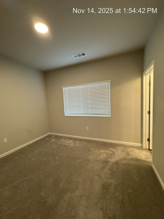 Building Photo - 4321