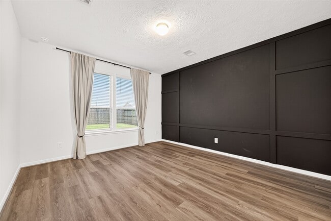 Building Photo - 12602 Blue Jay Dr